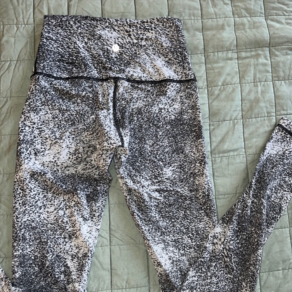 Lululemon Legging “31 (Black & White)